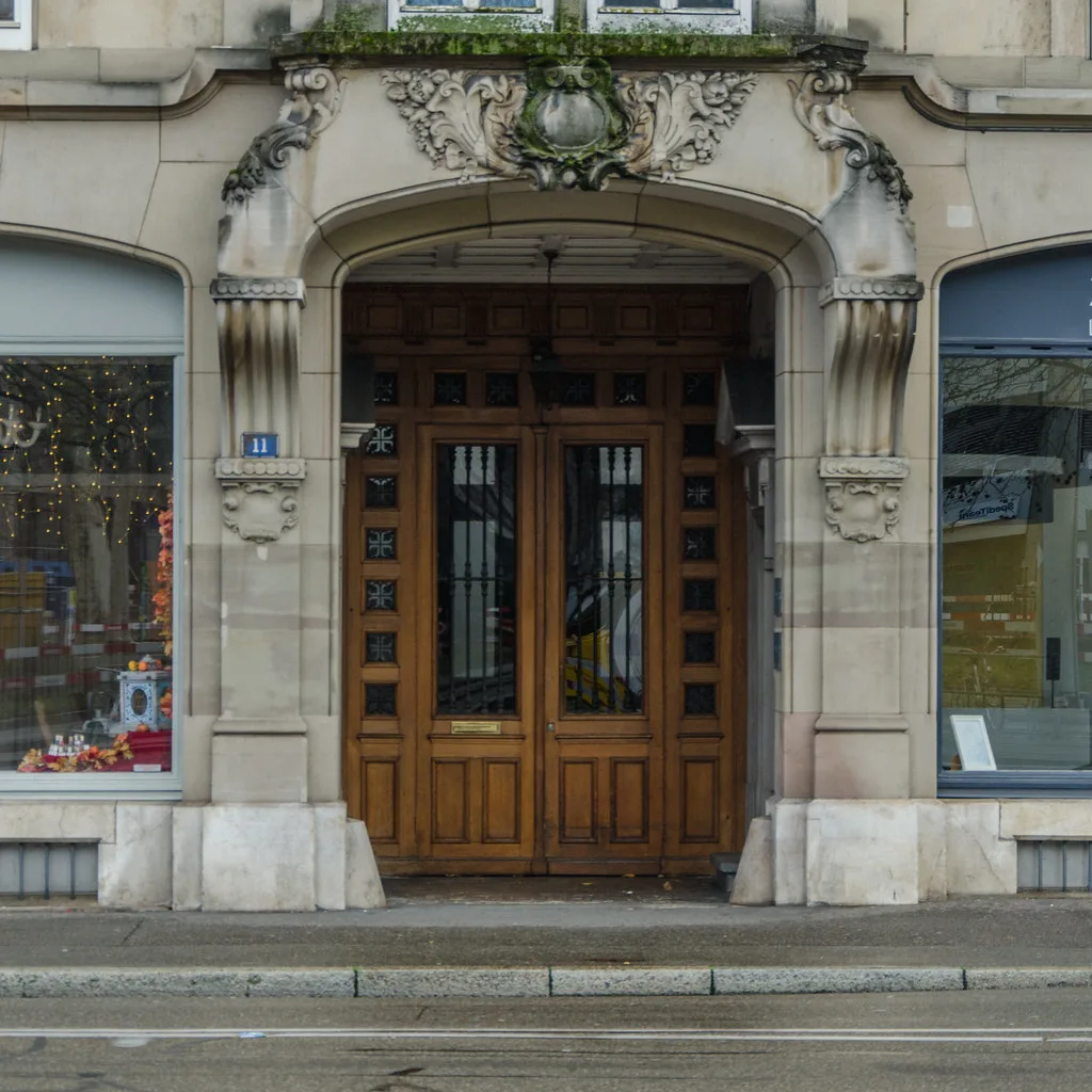 La façade de la maison, quai des Mareyeurs